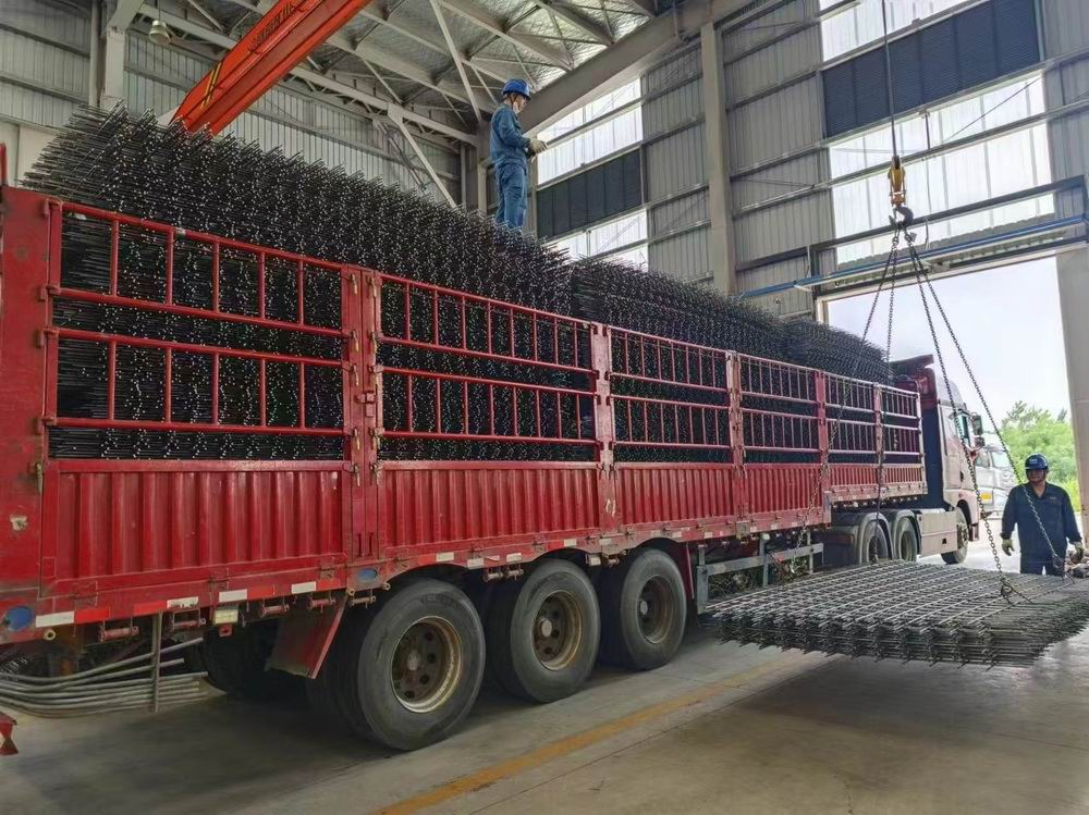冷拔丝网片建筑网片装车过程